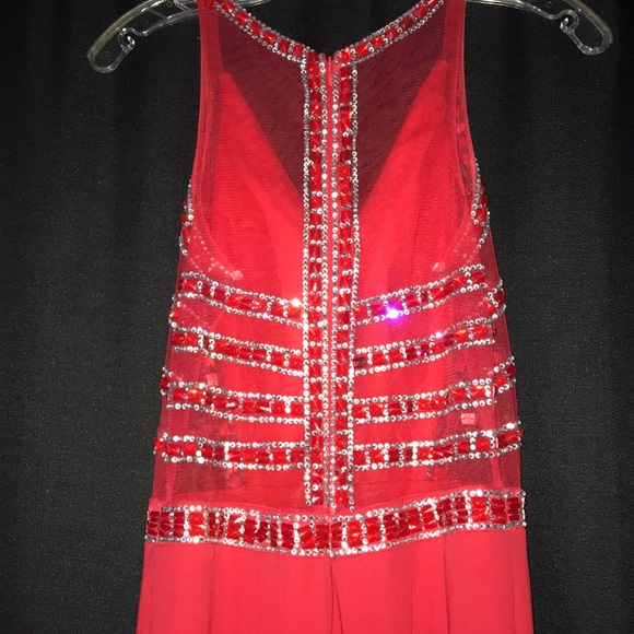 Red Prom/Formal Dress - Picture 6 of 6